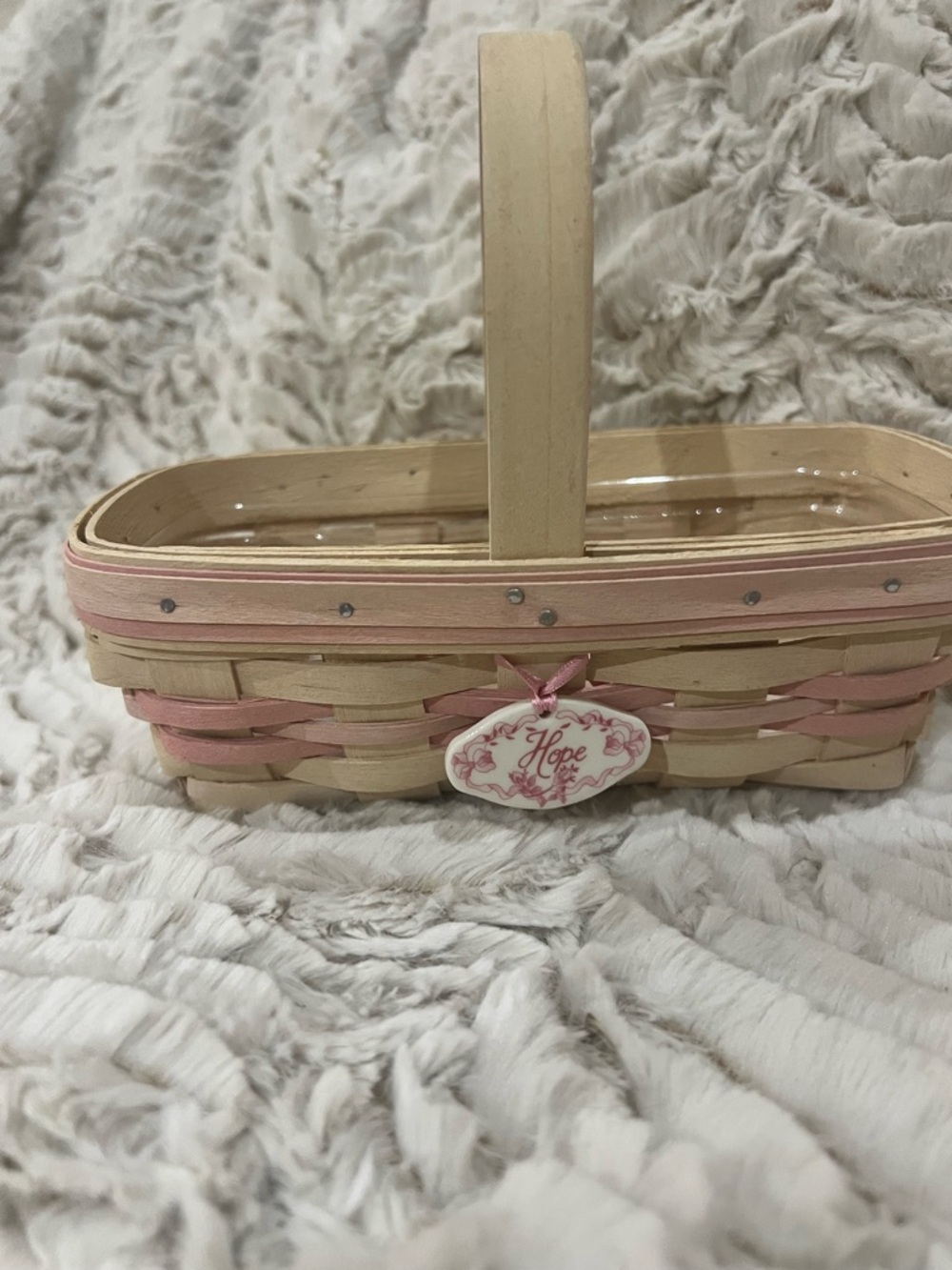 2000 Horizon of Hope Basket, slight yellowing on liner